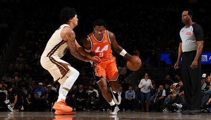 世界杯高清直播平台-并不是长期高效的方法，快船应该适当减少后场新援的球权？