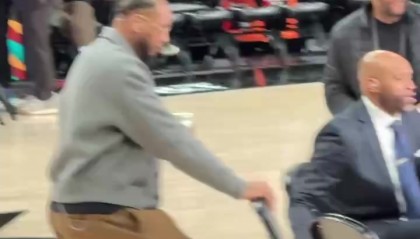 世界杯高清直播平台-大腕云集！小吧直击：麦迪&amp;卡特&amp;甜瓜担任开拓者VS太阳解说！